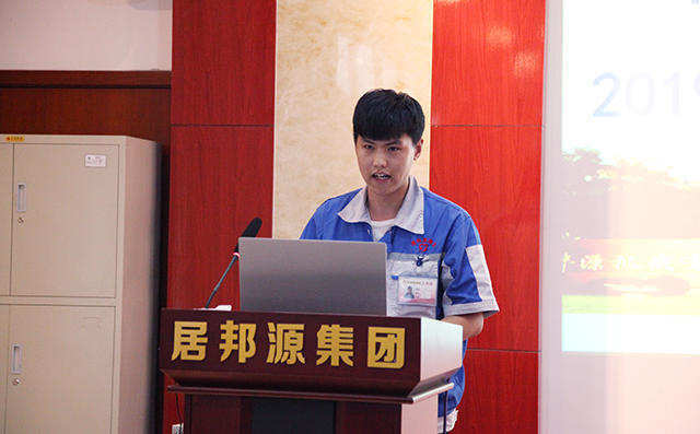 新員工代表張宗明對(duì)公司制度工作方式、公司發(fā)展前景以及日后個(gè)人發(fā)展作簡要規(guī)劃匯報(bào)。